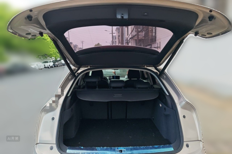 Audi Q3 2018 car image #21