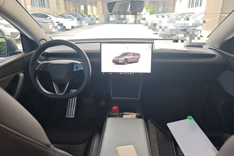 Tesla Model Y 2025 car image #7