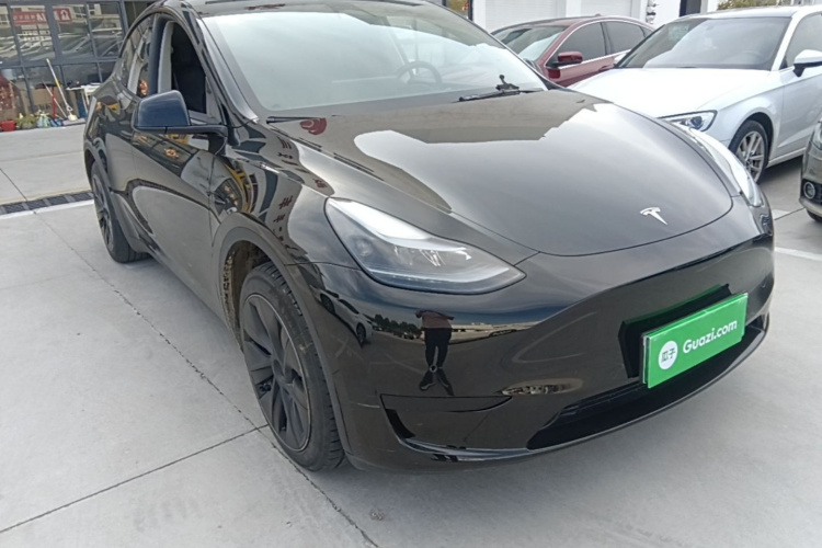 Tesla Model Y 2023 #6 Tesla Model Y 2023 car image #6