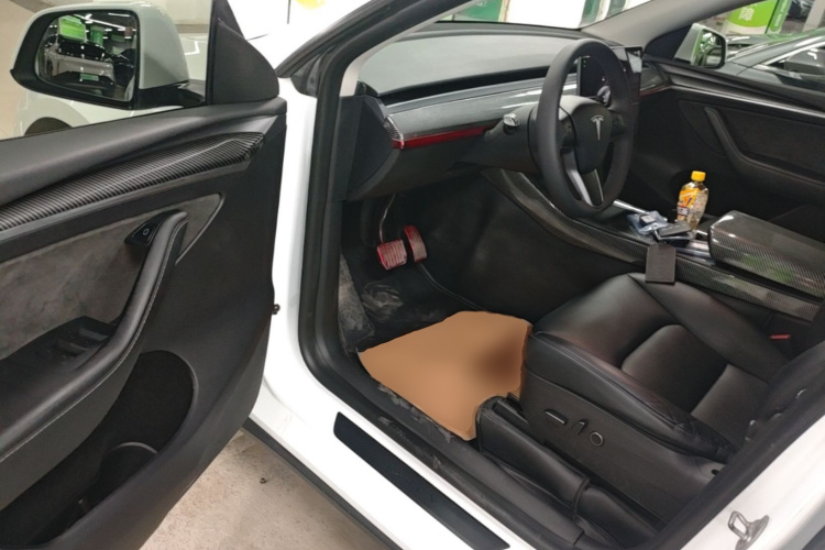 Tesla Model Y 2023 #16 Tesla Model Y 2023 car image #16