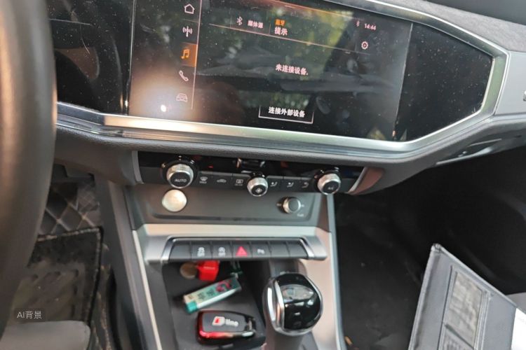 Audi Q3 2019 #15 Audi Q3 2019 car image #15
