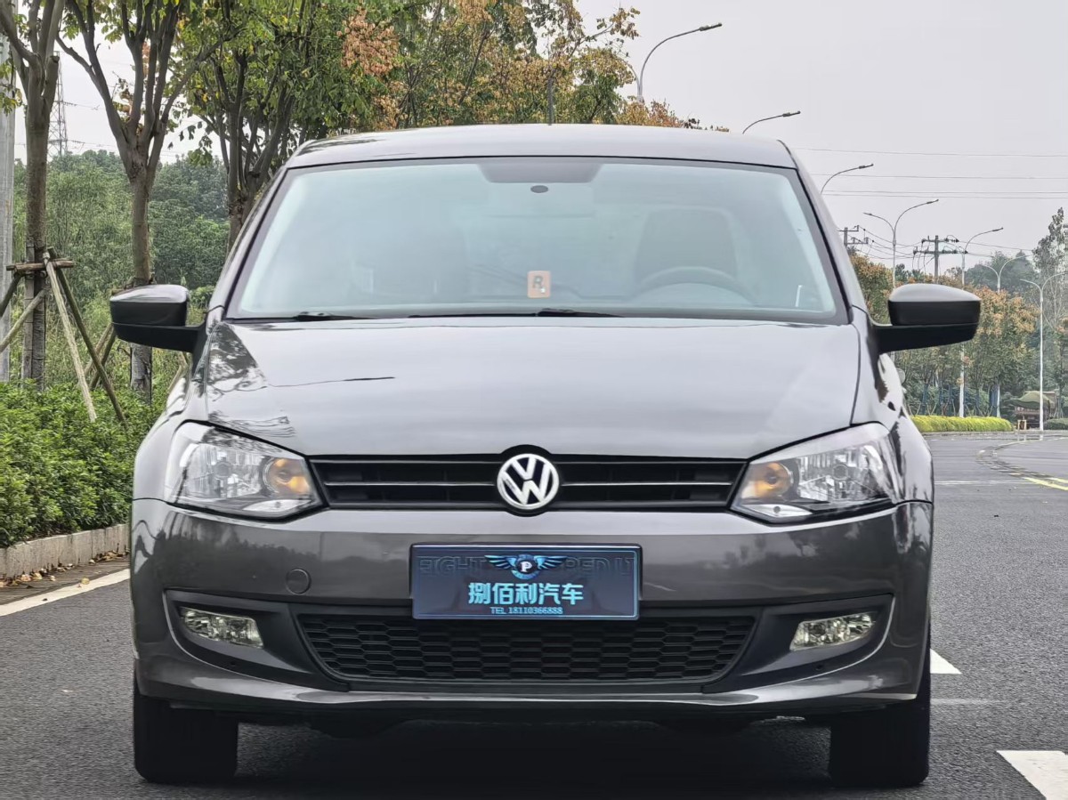 Volkswagen Polo 2012 Volkswagen Polo 2012 car image