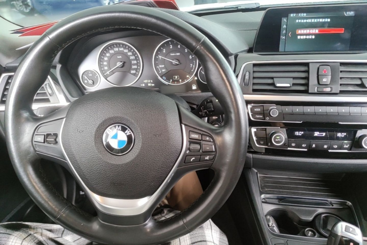 BMW 3 Series 2018 #10 BMW 3 Series 2018 car image #10