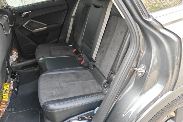 Audi Q3 2021 car image #19