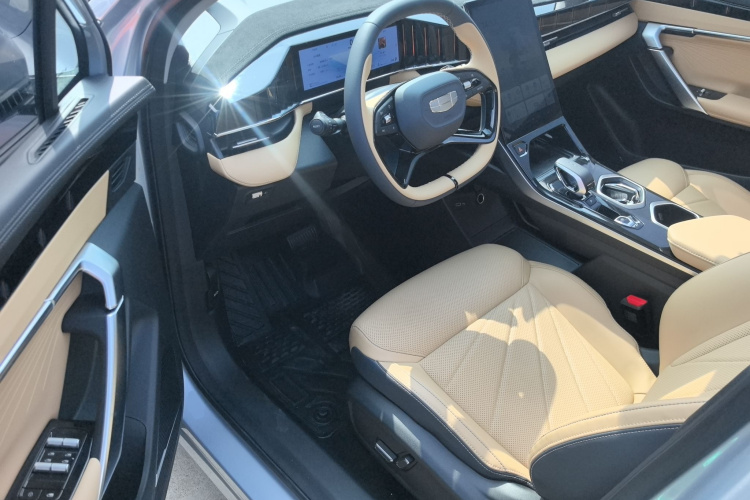 GEELY Boyue L 2024 immagine di auto #16