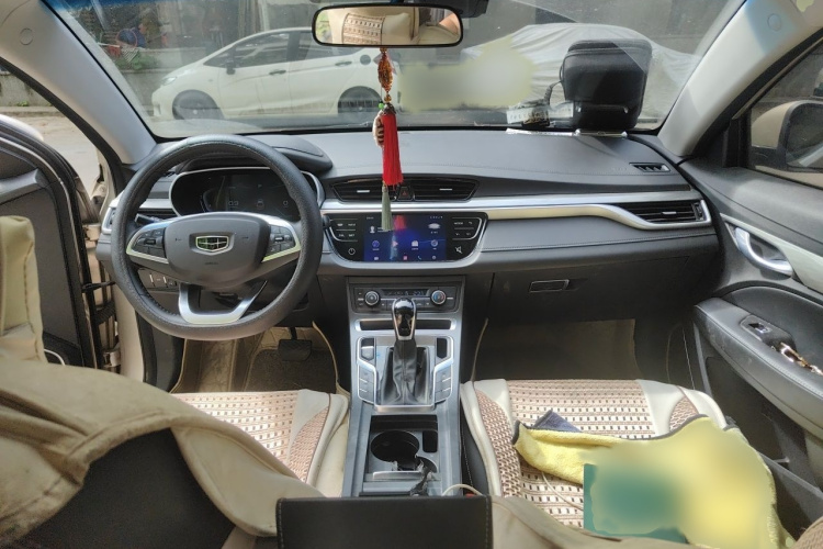 GEELY Emgrand 2019 car image #12