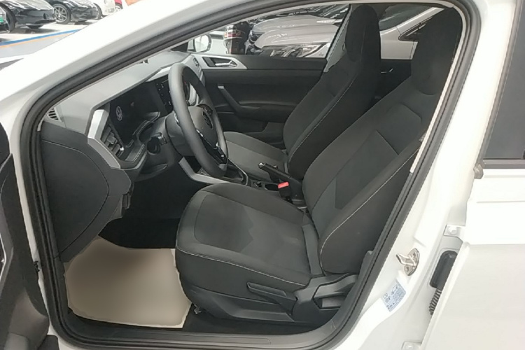 Volkswagen Polo 2023 car image #15