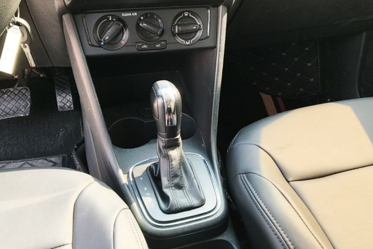 Volkswagen Polo 2019 #14 Volkswagen Polo 2019 car image #14