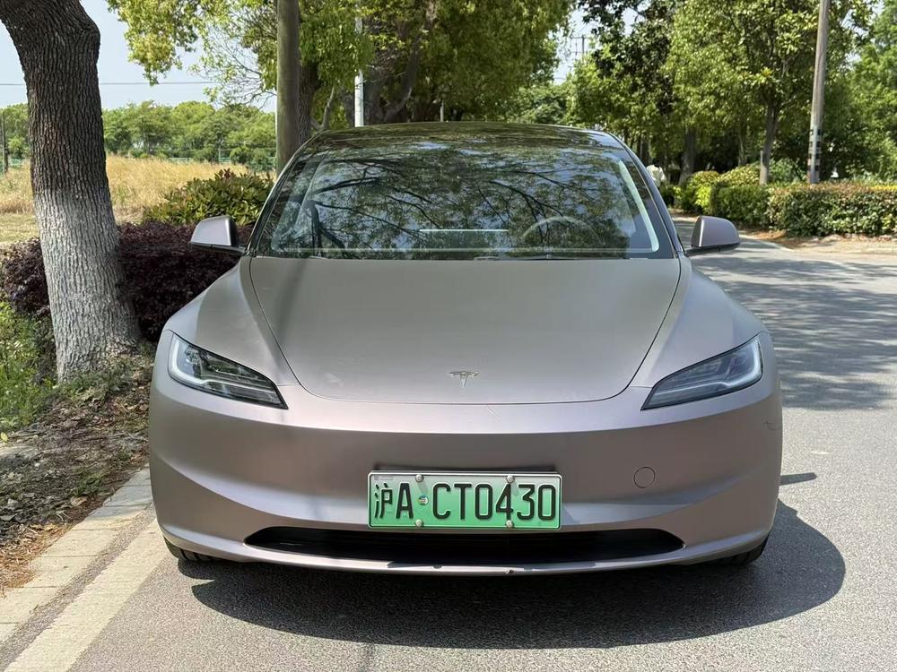 Tesla Model 3 2023 car image #2