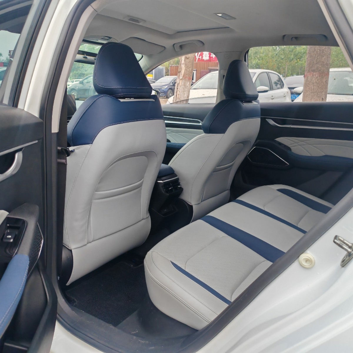GEELY Emgrand 2022 car image #5