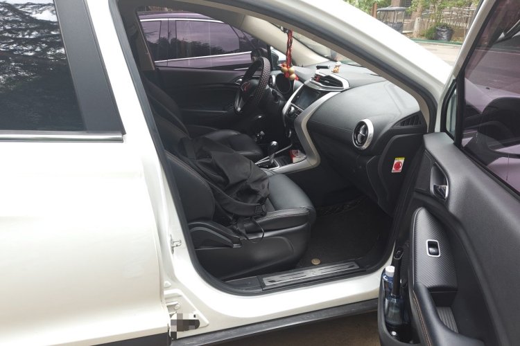 BYD Yuan 2018 car image #21