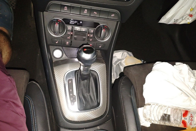 Audi Q3 2018 immagine di auto #18