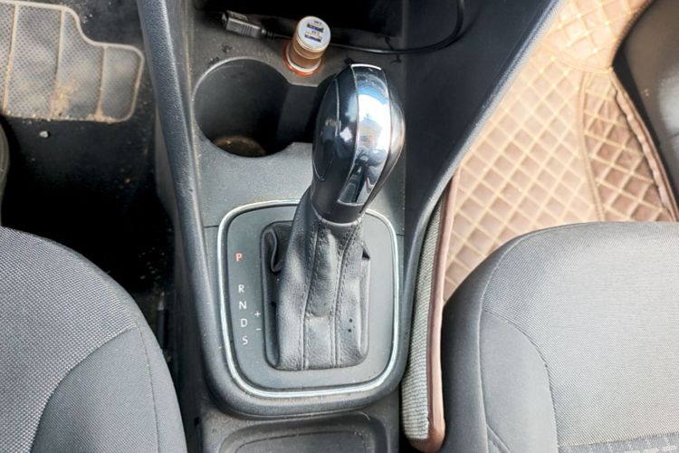 Volkswagen Polo 2015 صورة سيارة #22