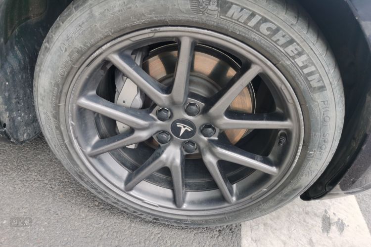 Tesla Model 3 2020 car image #9