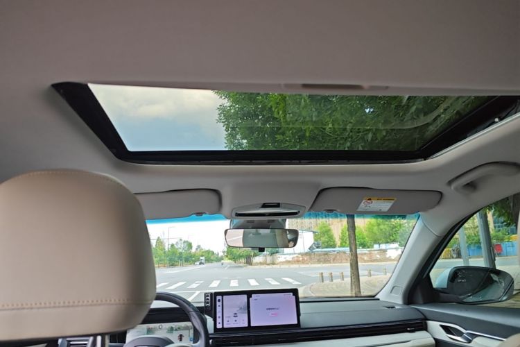 GEELY Emgrand L HiP 2022 car image #18