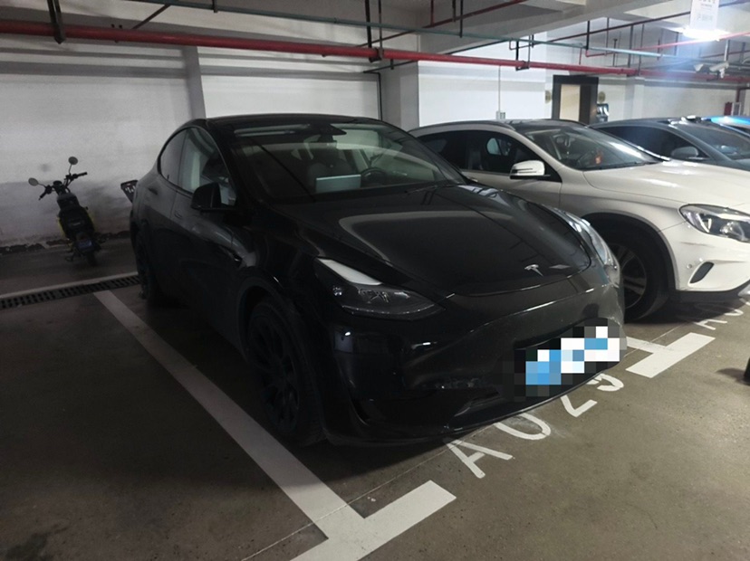 Tesla Model Y 2022 car image #3