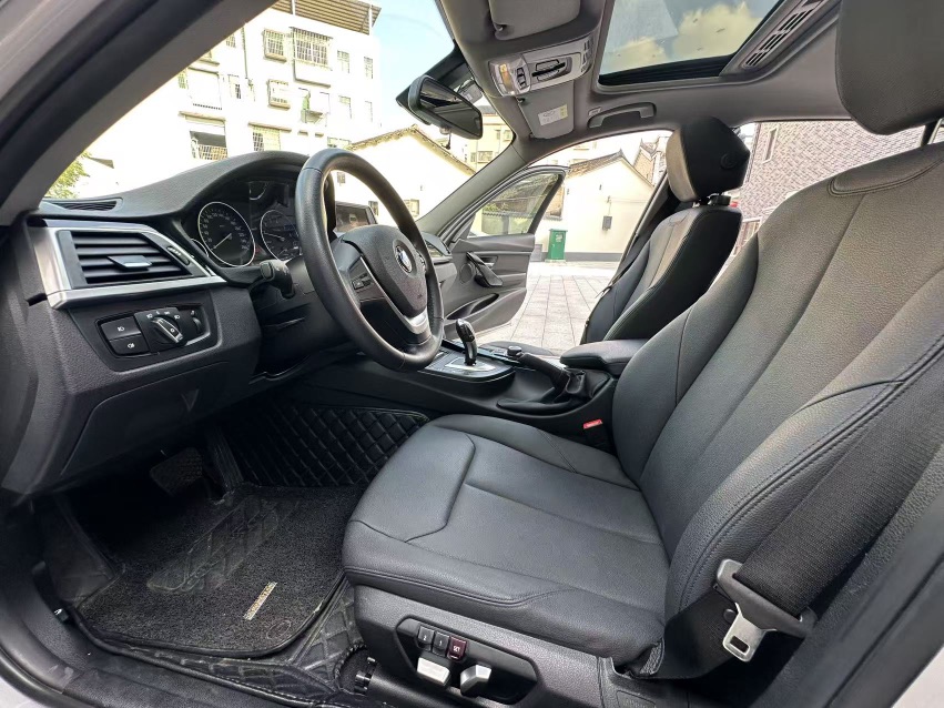 BMW 3 Series 2017 car image #4