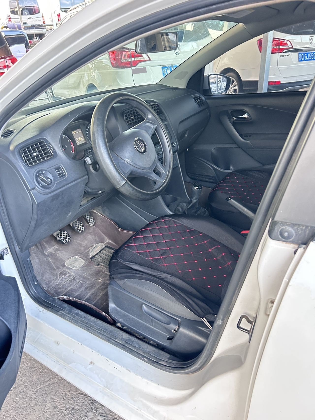 Volkswagen Polo 2016 car image #6