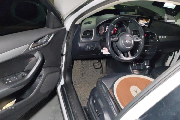 Audi Q3 2017 immagine di auto #18