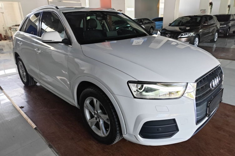 Audi Q3 2017 car image #4