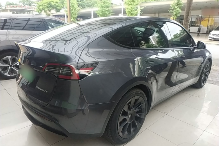 Tesla Model Y 2021 #7 Tesla Model Y 2021 car image #7