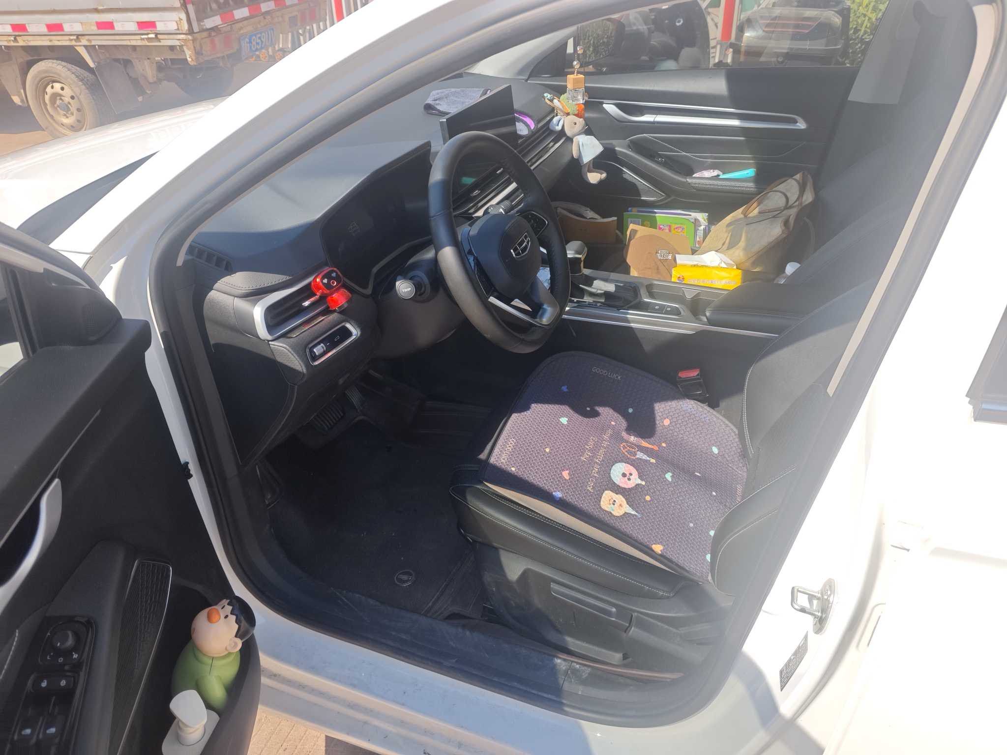 GEELY Emgrand 2024 car image #3