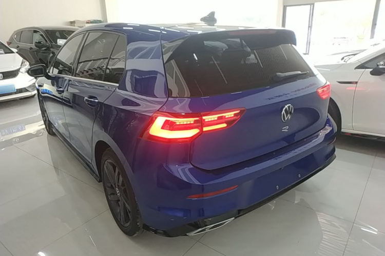 Volkswagen Golf 2021 car image #5