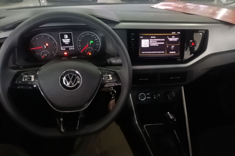 Volkswagen Polo 2023 immagine di auto #10