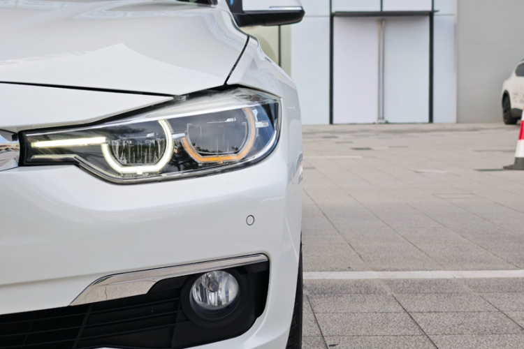 BMW 3 Series 2016 car image #13