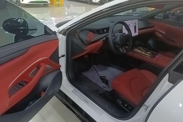 MI SU7 2025 car image #16