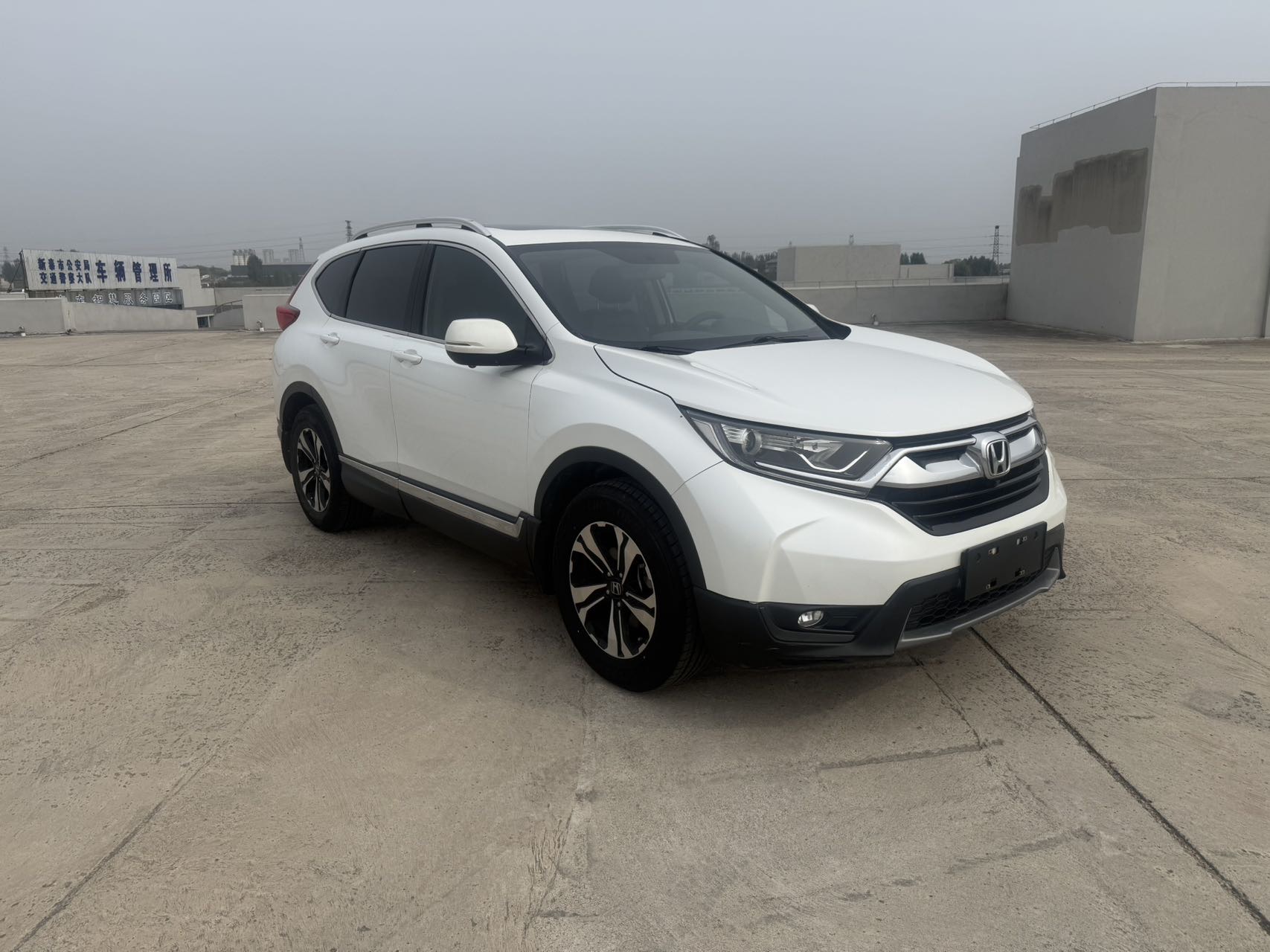 Honda CR-V 2019 car image #3