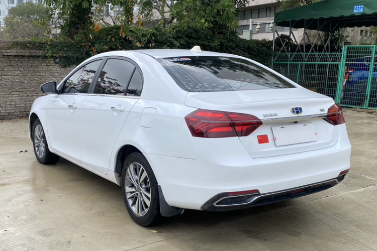 GEELY Emgrand 2019 #4 GEELY Emgrand 2019 car image #4