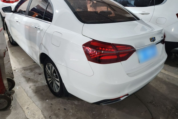 GEELY Emgrand 2018 car image #5