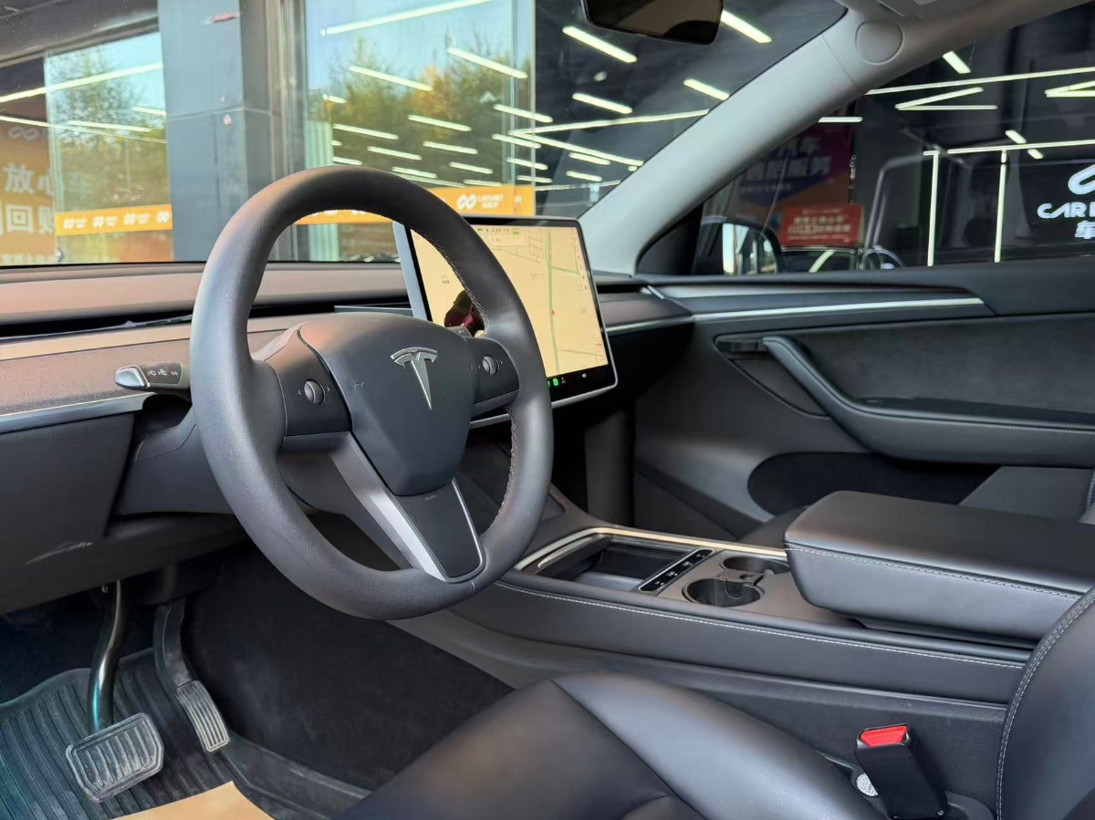 Tesla Model Y 2022 car image #9