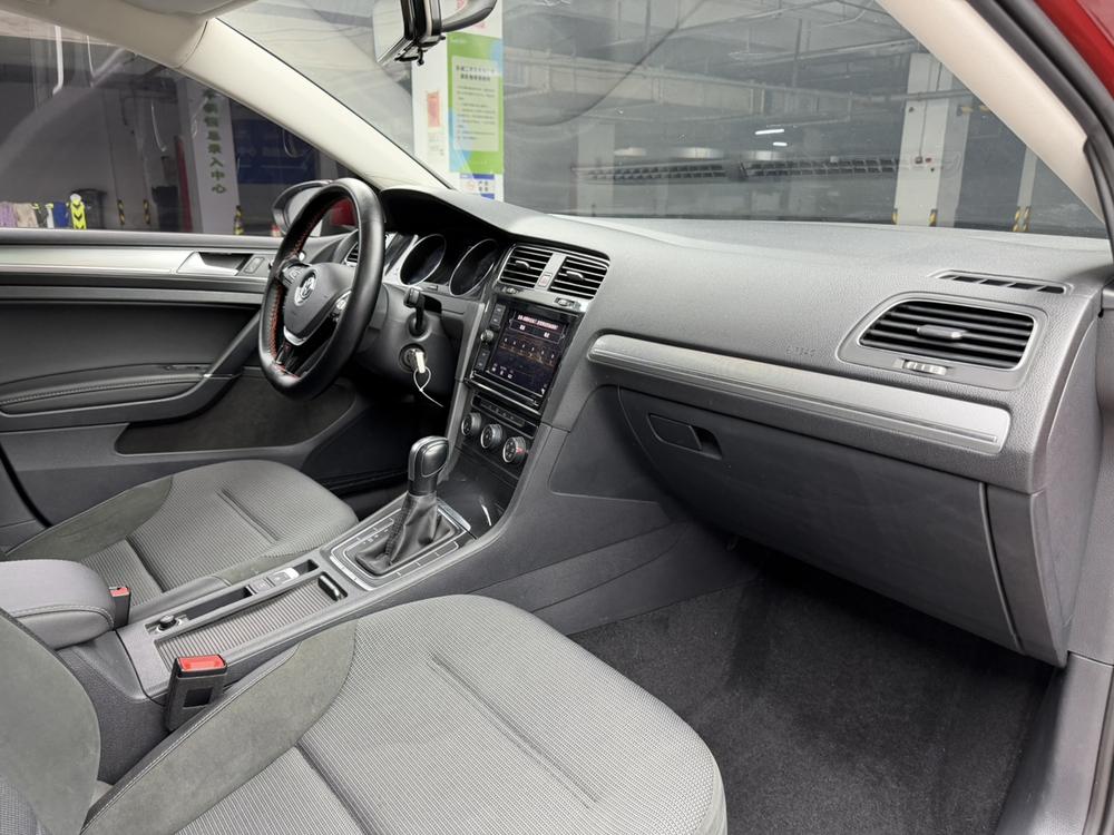 Volkswagen Golf 2018 imagen de coche #23