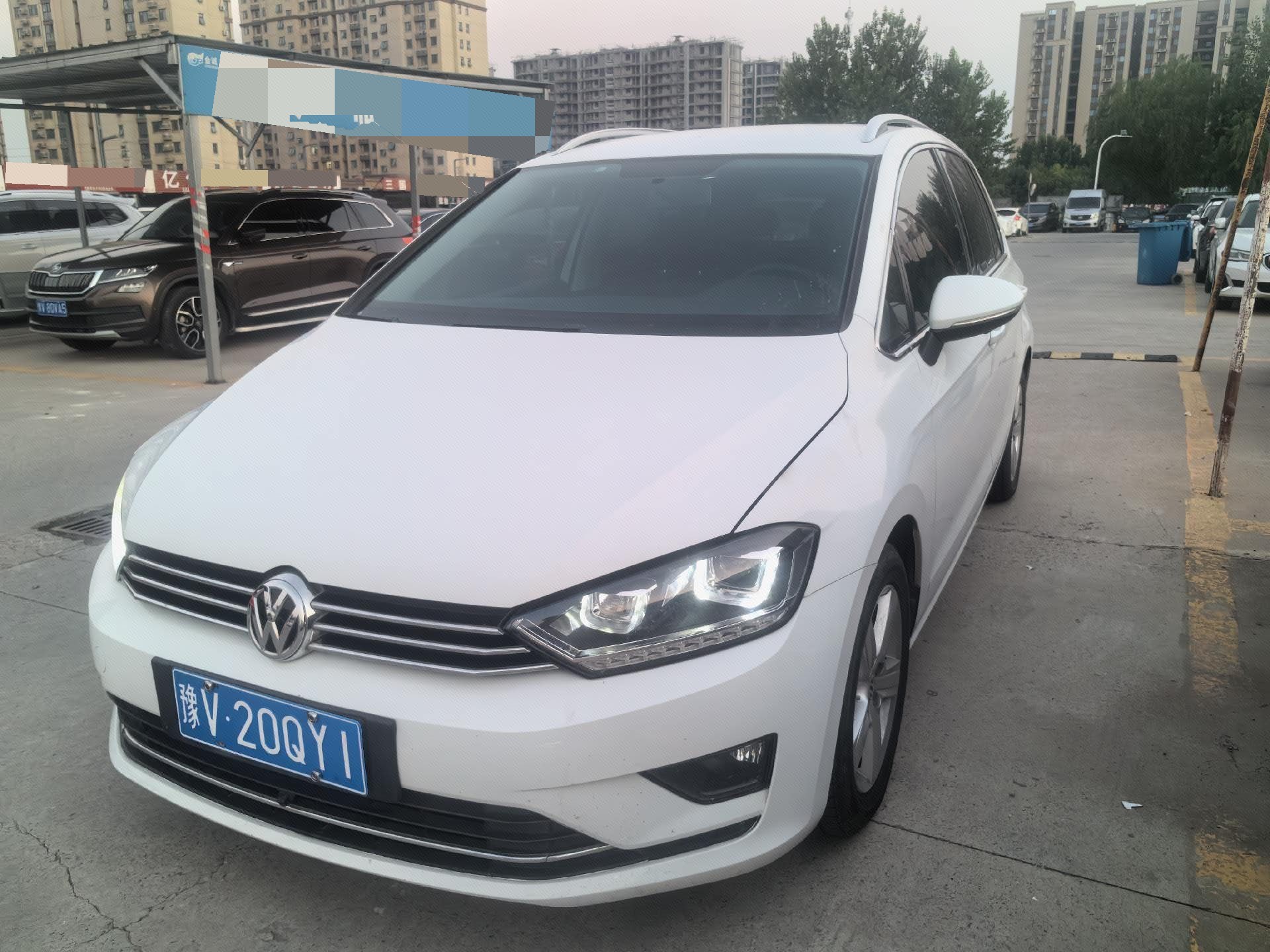 Volkswagen Golf Sportsvan 2018 image de voiture 