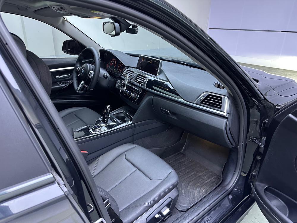 BMW 3 Series 2017 #12 BMW 3 Series 2017 car image #12