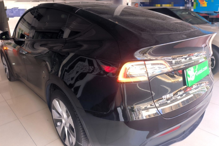 Tesla Model Y 2022 #5 Tesla Model Y 2022 car image #5