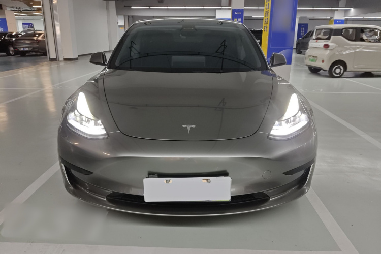 Tesla Model 3 2023 car image #3