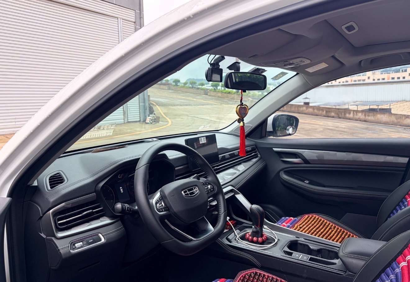 GEELY Vision X6 2022 car image #5