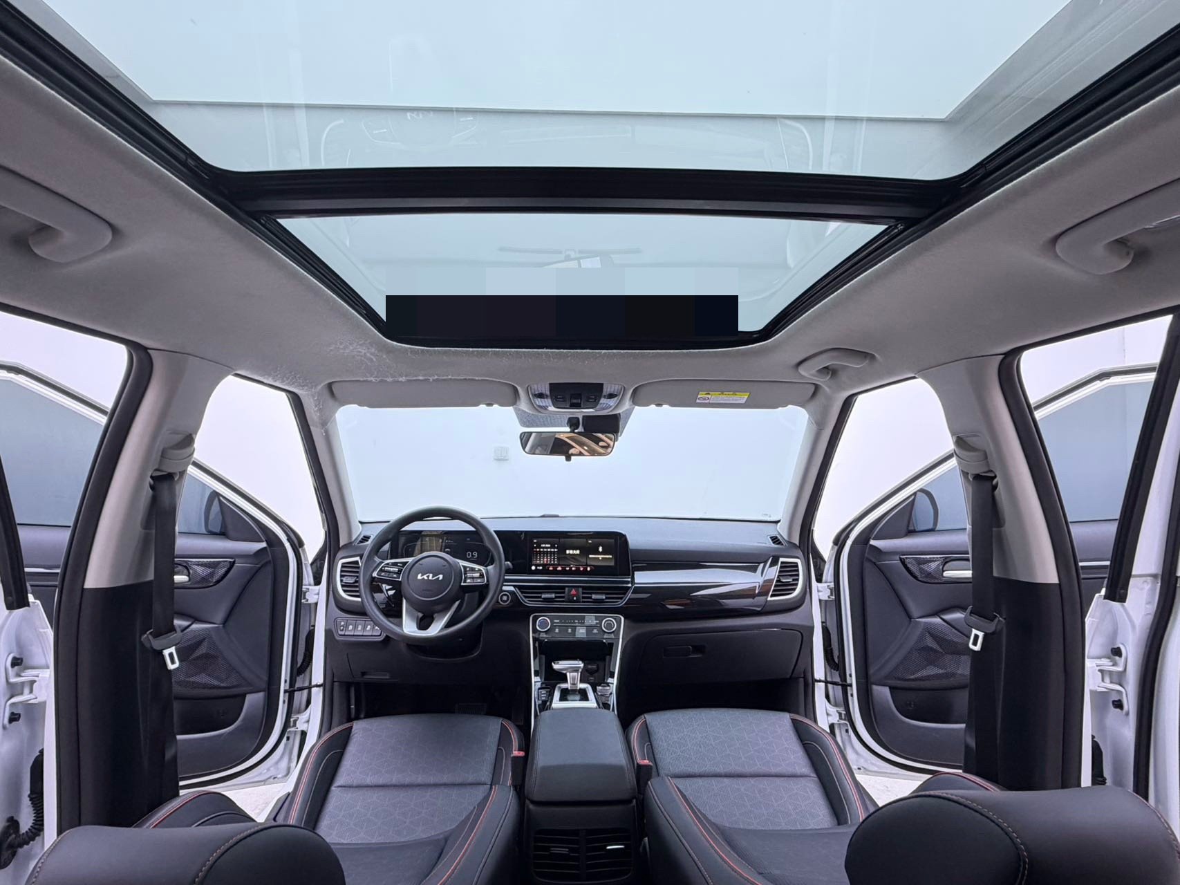 Kia Seltos 2023 car image #14