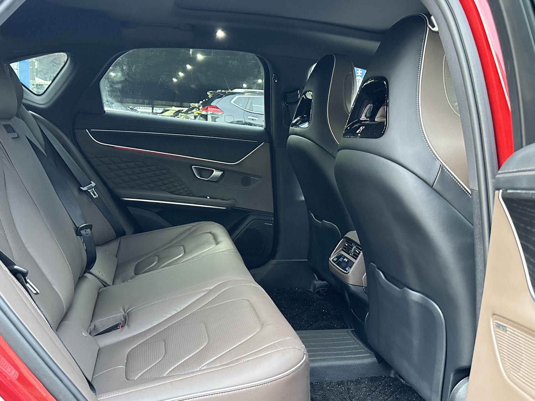 BYD Han 2022 immagine di auto #11