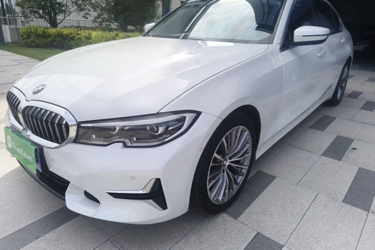 BMW 3 Series 2019 #2 BMW 3 Series 2019 car image #2