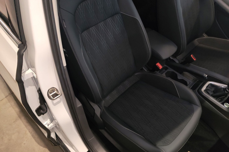 Volkswagen T-Cross 2020 car image #30