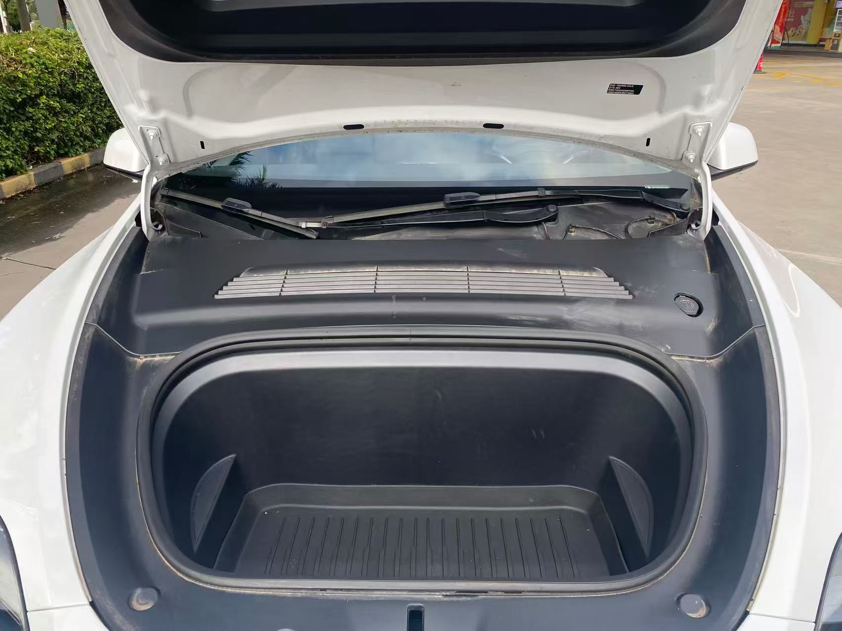 Tesla Model Y 2024 #9 Tesla Model Y 2024 car image #9