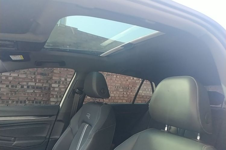 Volkswagen Golf 2022 car image #18