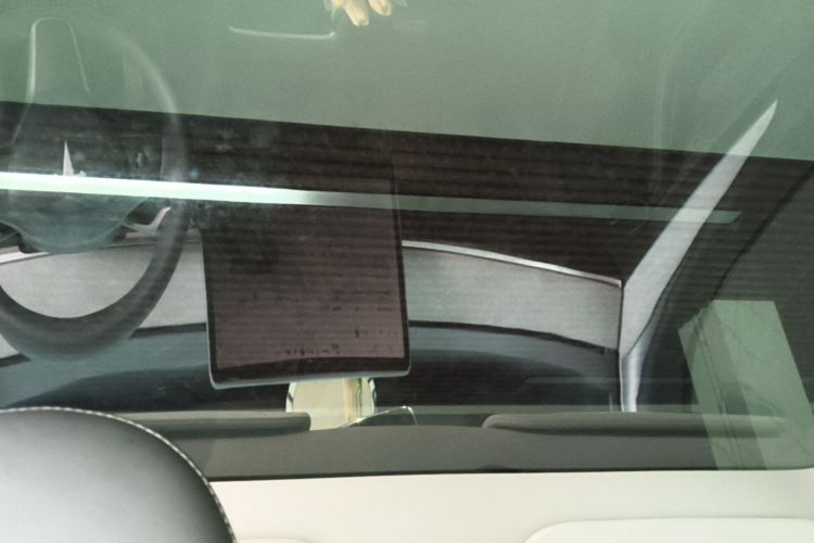 Tesla Model Y 2023 #18 Tesla Model Y 2023 car image #18