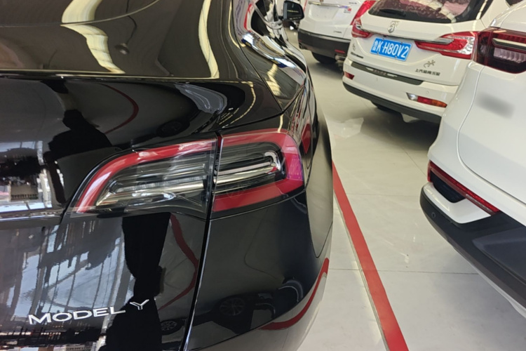 Tesla Model Y 2023 #8 Tesla Model Y 2023 immagine di auto #8