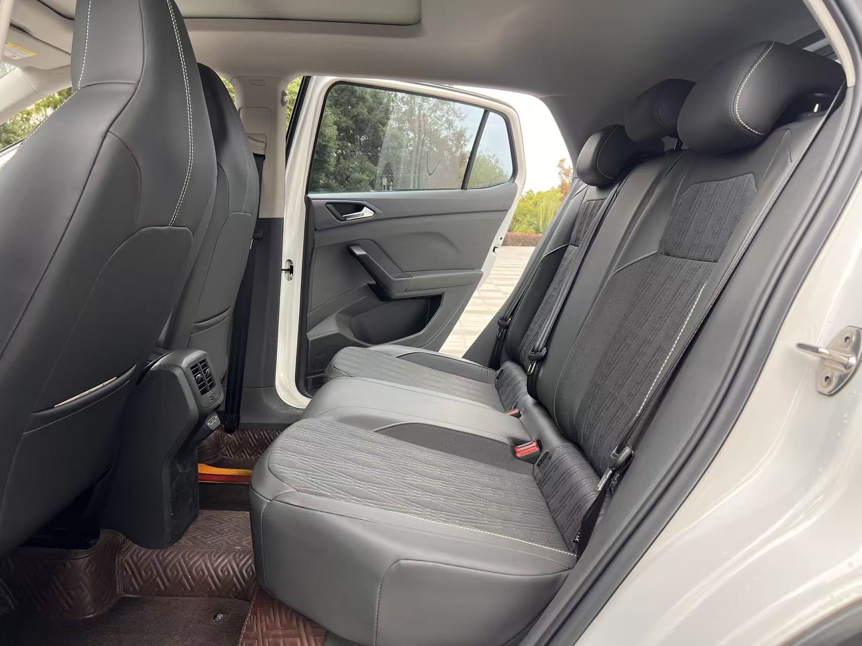 Volkswagen T-Cross 2020 #10 Volkswagen T-Cross 2020 صورة سيارة #10