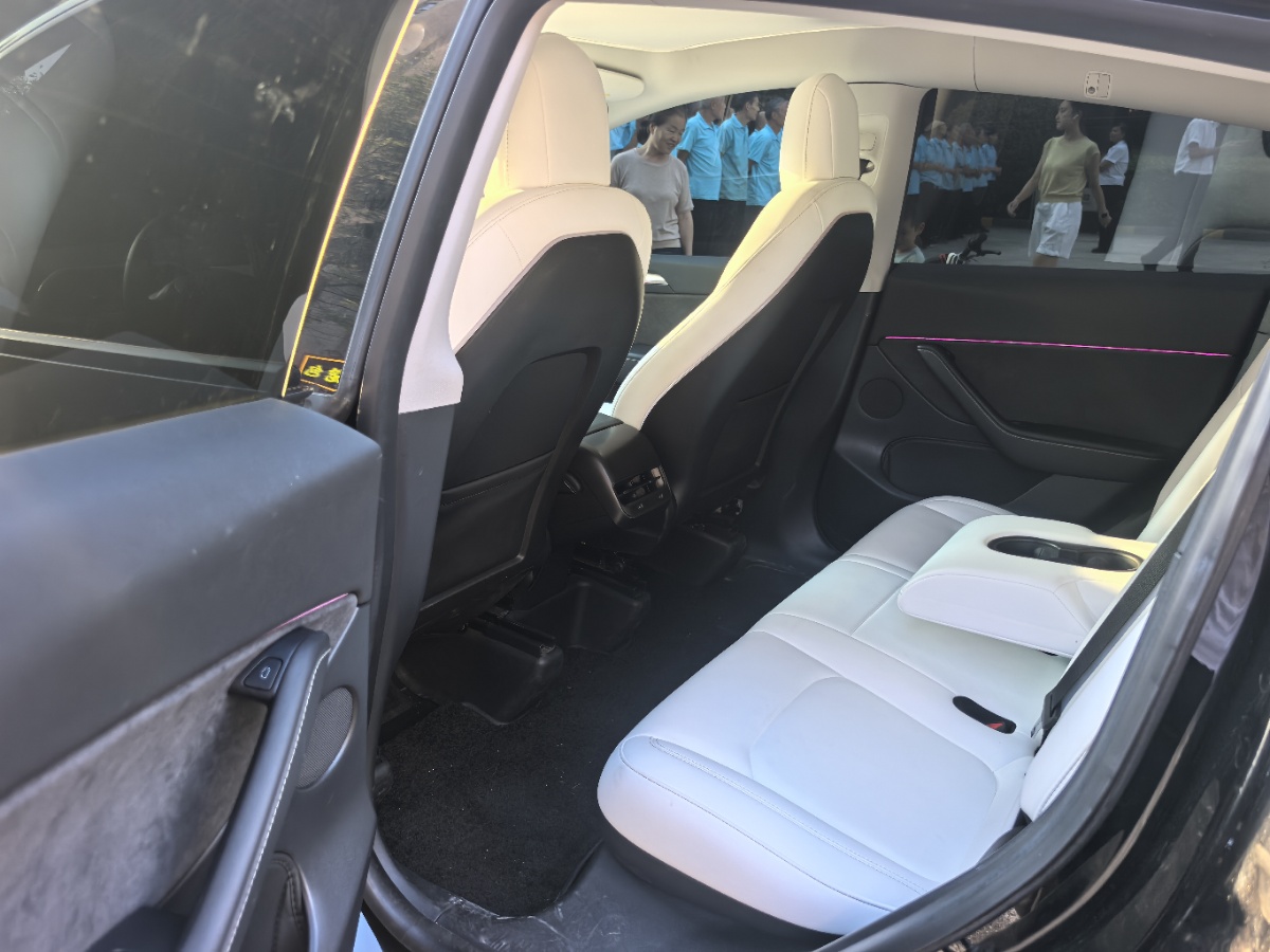 Tesla Model Y 2022 car image #7